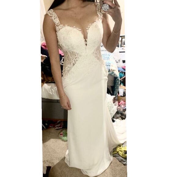 Sz 2 Wedding dress - Picture 1 of 16
